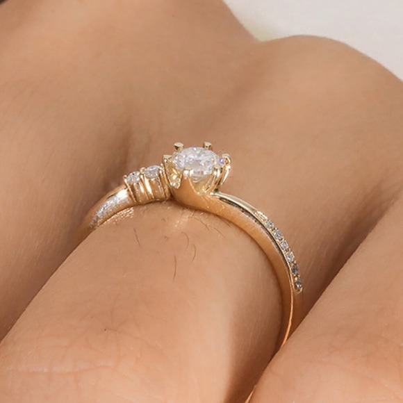 18k Gold 1 Carat Lab Grown Diamond Ring - Picture 3 of 3